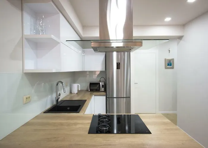 Deluxe Nana Daire Makarska